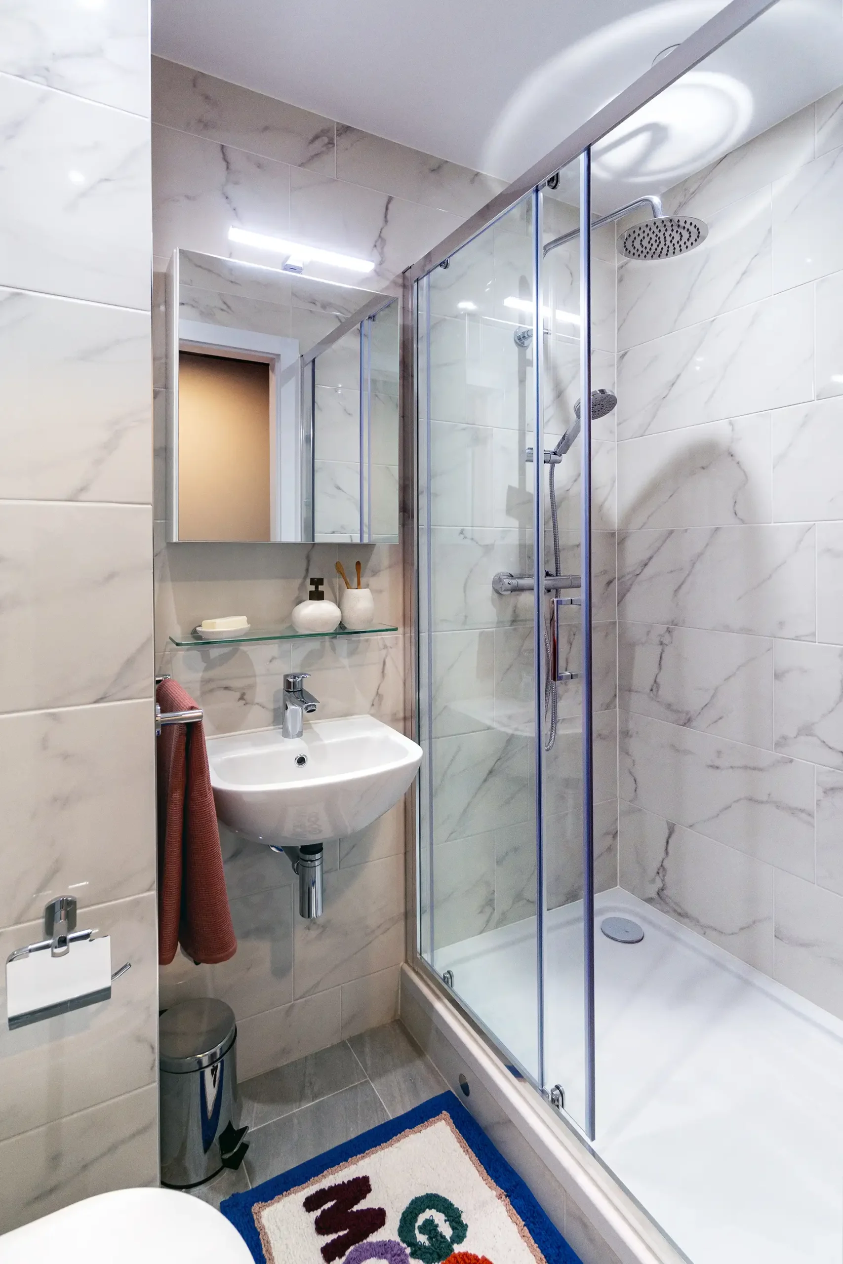  Gold En Suite, Bay View (Floor 7)  -  Queen Street Place  - Gallery -  3