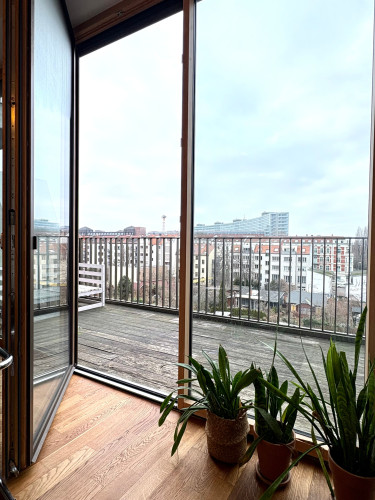 Modern and extremely bright flat with huge balcony