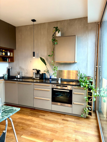 Modern and extremely bright flat with huge balcony