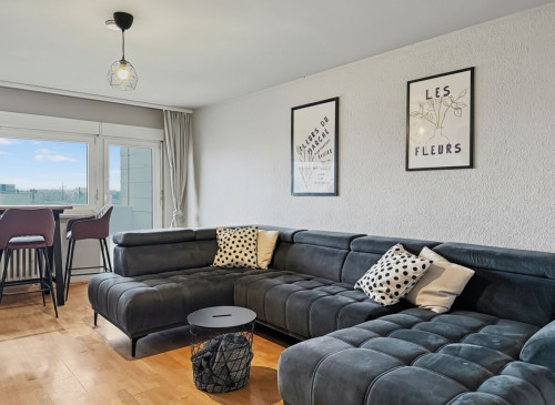 Stylish, Modern & Centrally Located