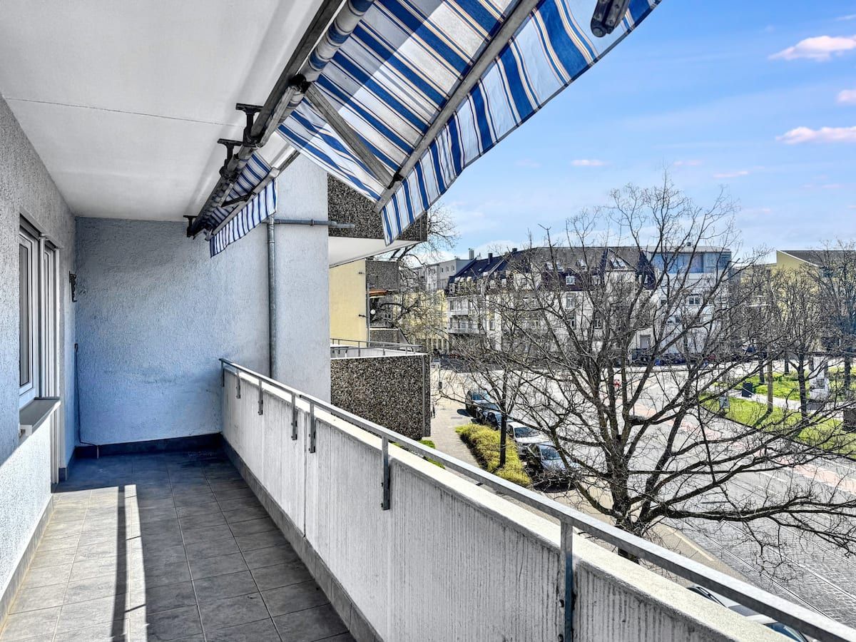 Stylish, Modern & Centrally Located - 14