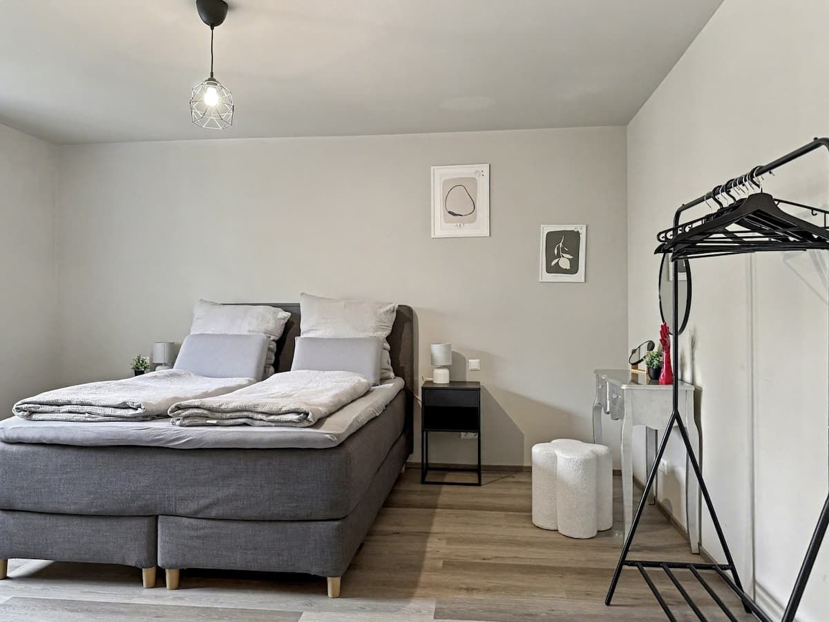 Stylish, Modern & Centrally Located - 21