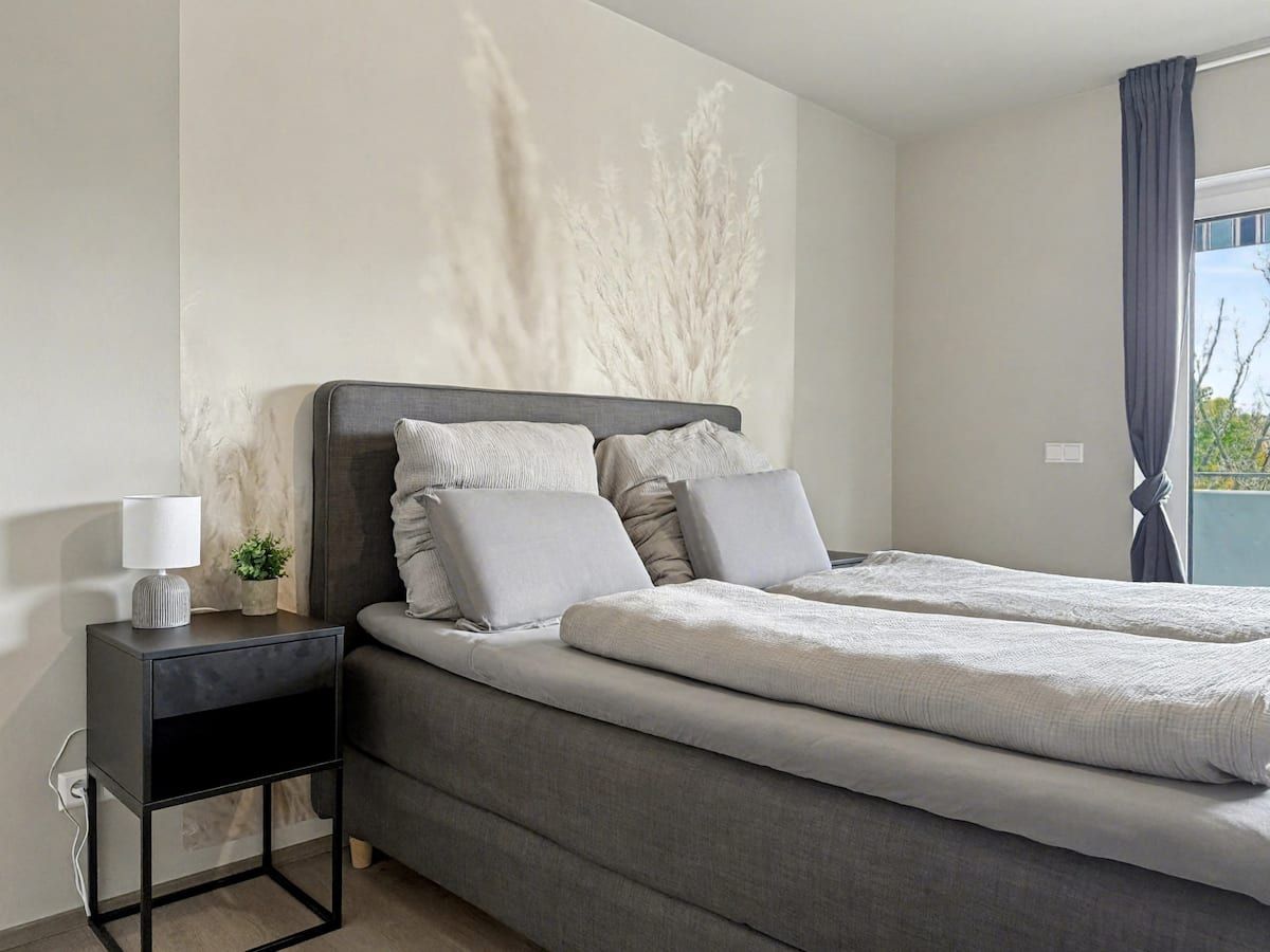 Stylish, Modern & Centrally Located - 18