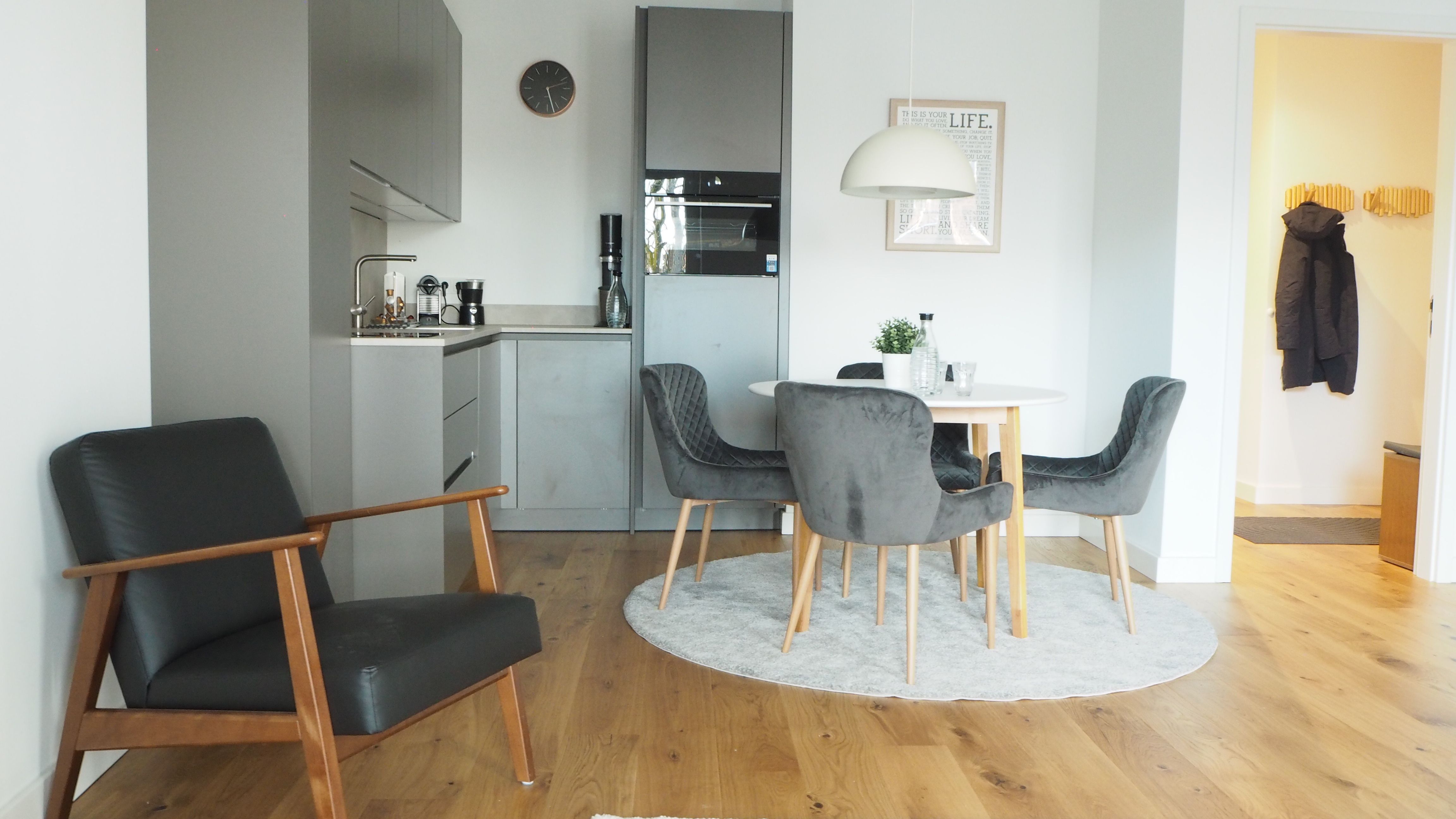  Cozy & Stylish Living In Lüneburg – 3-Room Apartment Near City Center, Theater, Salü Spa & Hospital  -  Cozy & Stylish Living in Lüneburg – 3-Room Apartment near City Center, Theater, Salü Spa & Hospital  - Gallery -  8