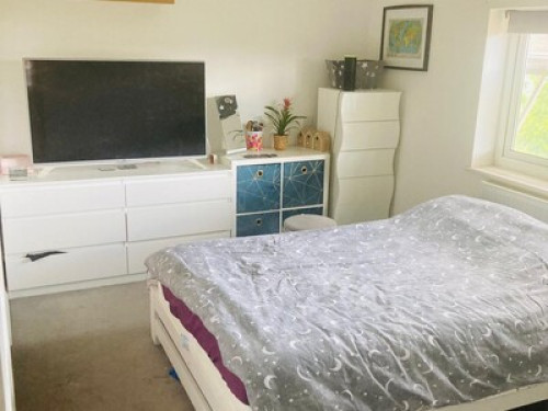 Spacious, clean, furnished double 