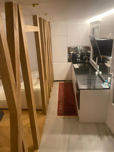 Apparemment Champs Elysées