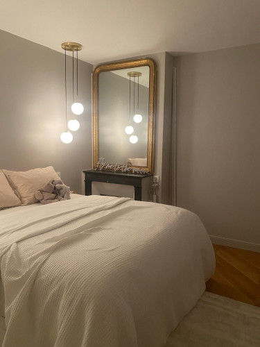 Apparemment Champs Elysées