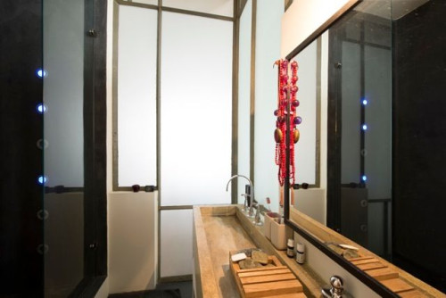 Spacious & modern home in popular area