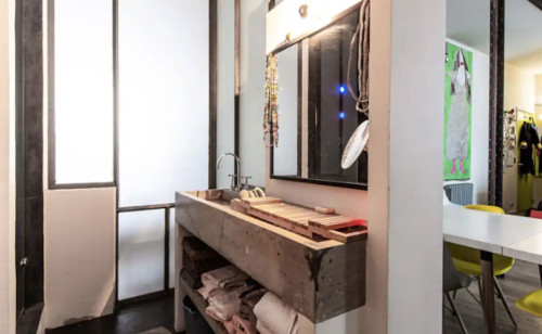 Spacious & modern home in popular area