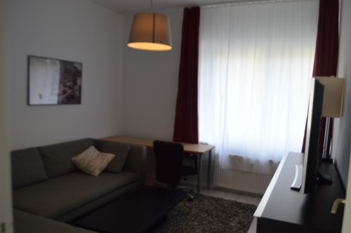 Helle, möblierte 2-Zim-Wohnung, S Bahn Eichborndamm-Reinickendorf, 12-24 Monate