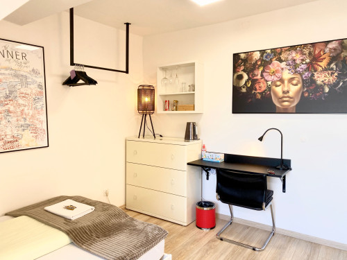 Möbliertes Zimmer mit Gemeinschaftsräumen-Nähe Bonn Zentrum (W)