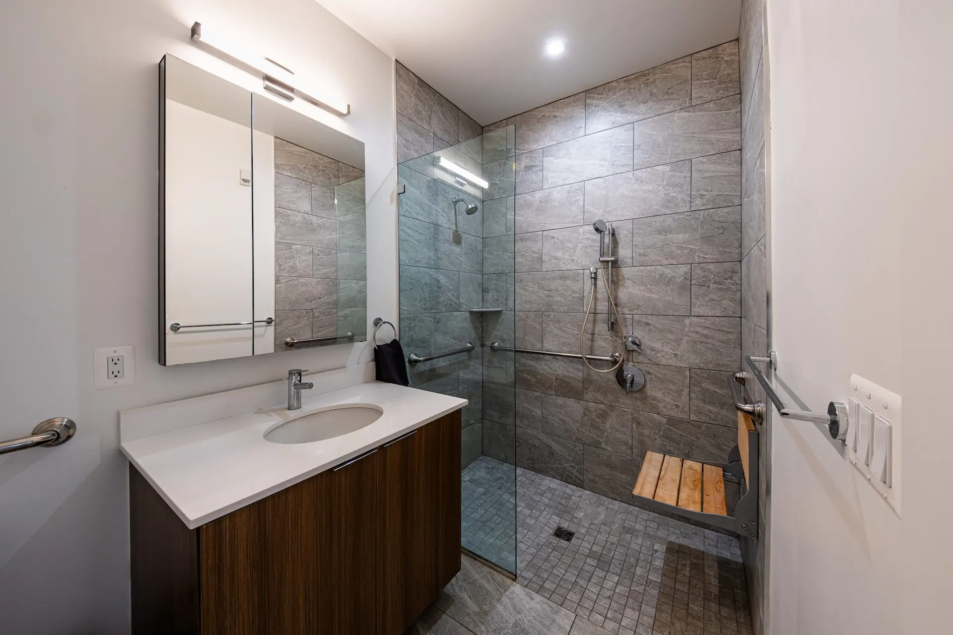  Queen Bedroom D  -  #1905: Dupont Circle  - Gallery -  6