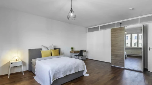 Room in a shared 5-bedroom apartment for rent in Stuttgart, bills included, perfect for professionals and students. - Gallery - 9