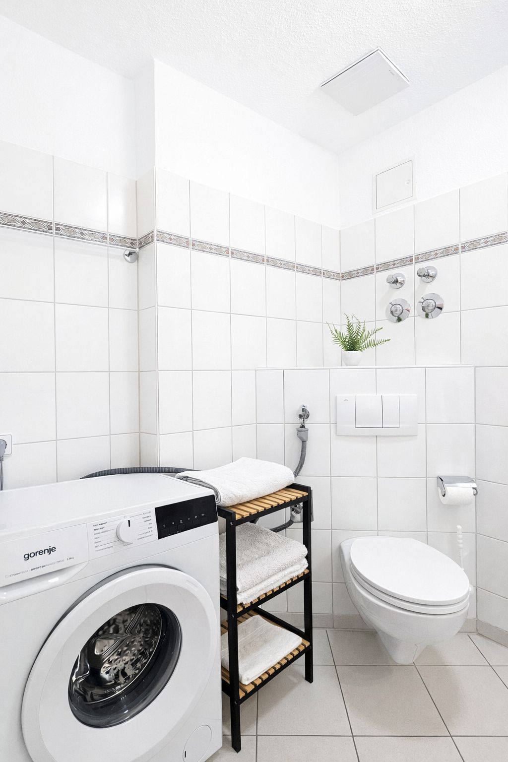 Urban Apartment In Dresden's Trendy Hip District - 5