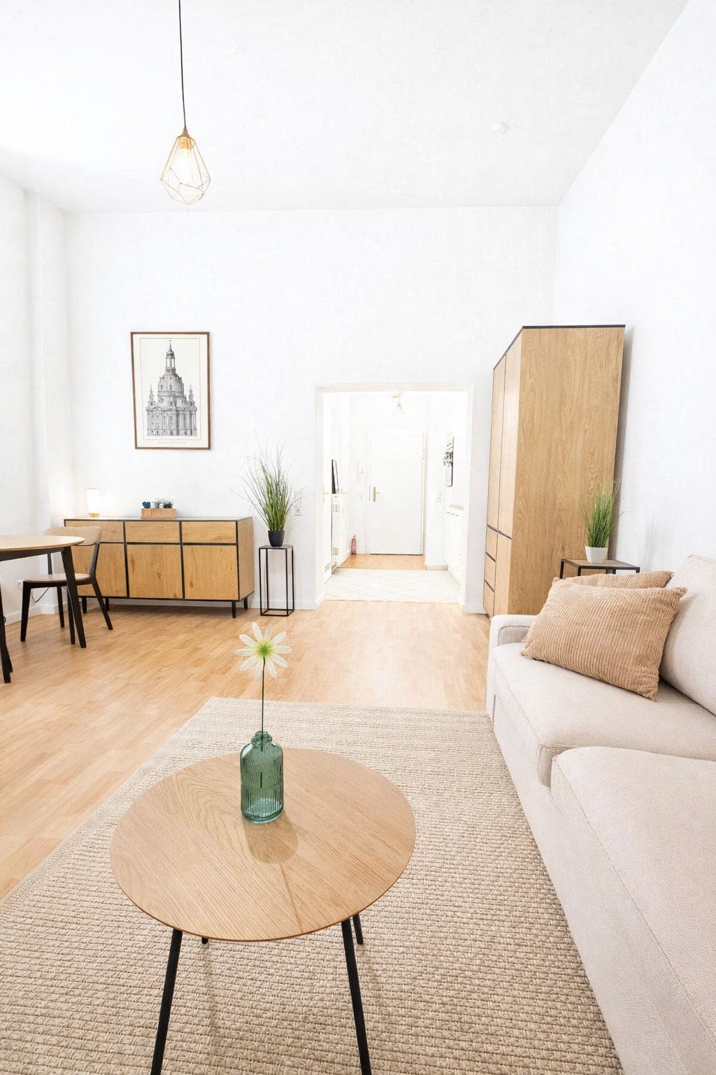 Urban Apartment In Dresden's Trendy Hip District - 11