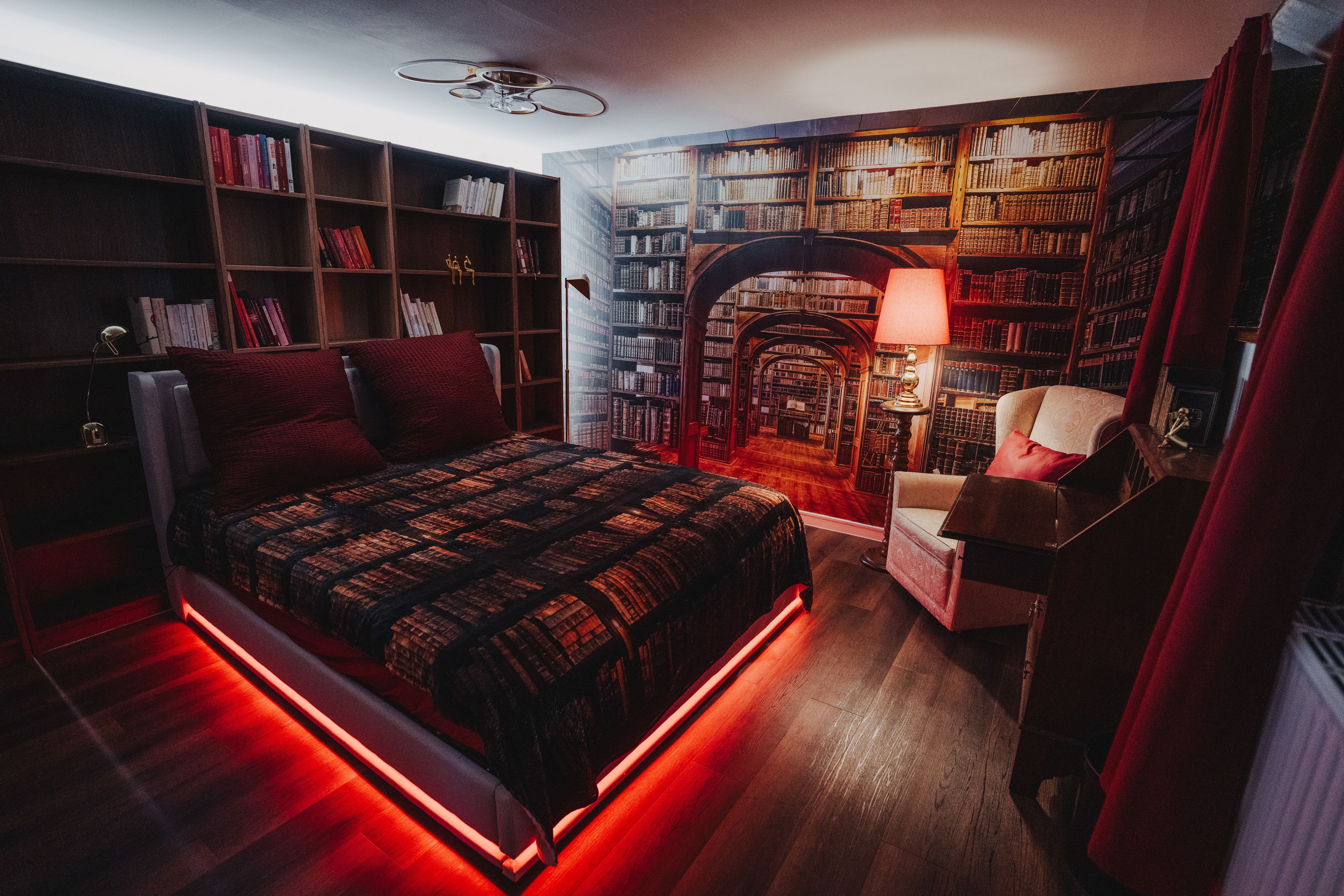 Aquarium Apartment – High-Quality Home With Three Themed Living Areas - Aquarium Apartment – High-Quality Home with Three Themed Living Areas - Gallery - 12