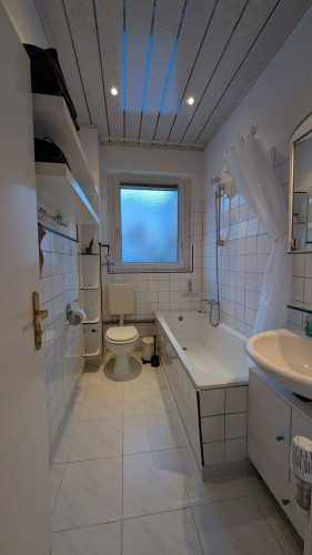 Furnished 2-room apartment with parking space on Eichborndamm