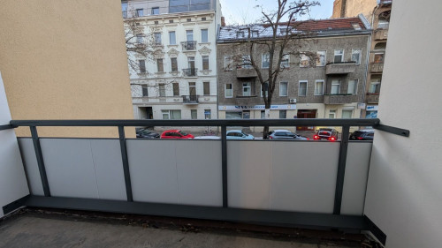 Furnished 2-room apartment with parking space on Eichborndamm