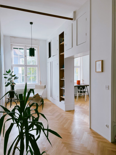 Sunny & spacious family-friendly design apartment with shared garden next to Kreuzberg boarder