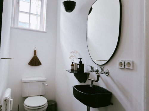 Sunny & spacious family-friendly design apartment with shared garden next to Kreuzberg boarder