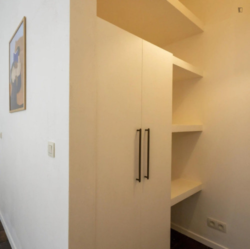 Very modern ensuite double bedroom in Seefhoek