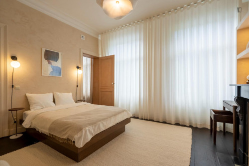 Exquisite double ensuite bedroom near Antwerp Central Train Station