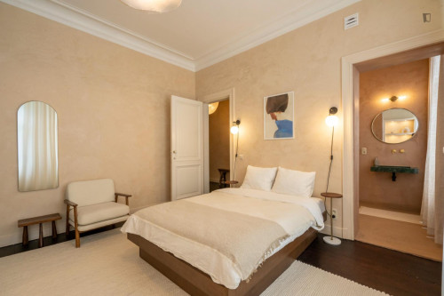 Exquisite double ensuite bedroom near Antwerp Central Train Station - Gallery - 2