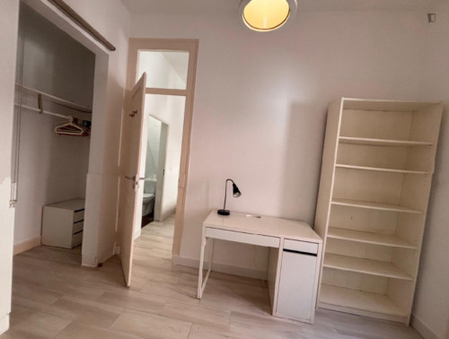 Double room with private bathroom near Cidade Universitária