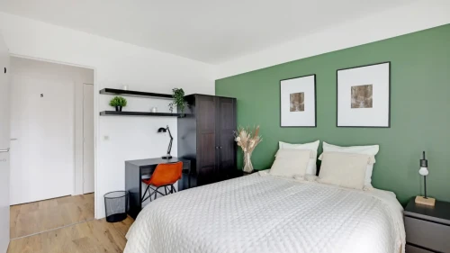 Room in a shared 7-bedroom apartment for rent in Gambetta, Paris with all bills included.