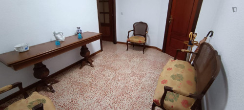 Cozy single bedroom in fully furnshed apartment in central Salamanca