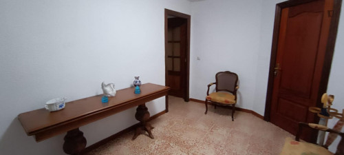 Cozy single bedroom in fully furnshed apartment in central Salamanca