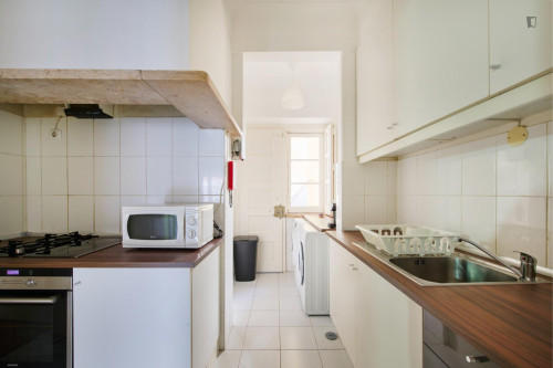 Homely single bedroom in Arroios