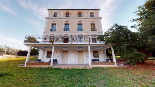 Bussel - Private Studio (14)