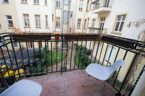 Great apartment with balcony in Bötzowviertel