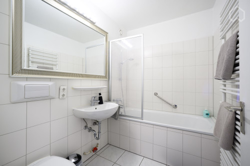 Quiet & spacious home (Köln)