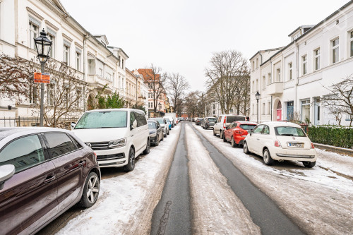 Stylish & Bright 2-Room Apartment