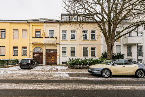 Stylish & Bright 2-Room Apartment