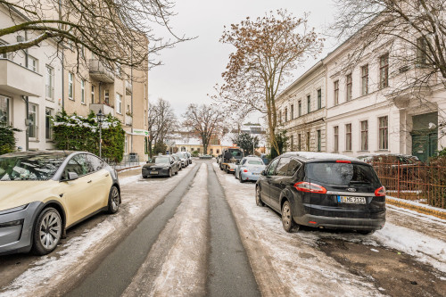 Stylish & Bright 2-Room Apartment