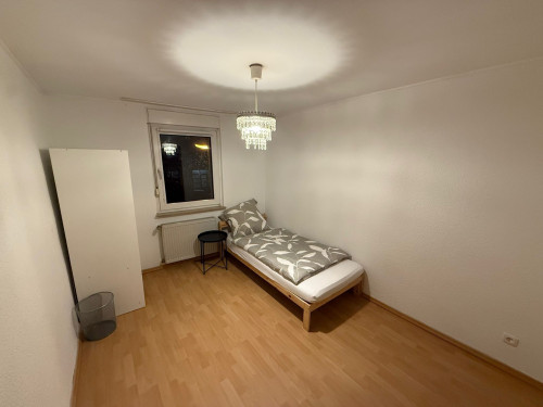 Fully furnished detached house with 4 rooms & large kitchen in Mülheim an der Ruhr