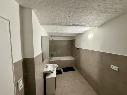 Fully furnished detached house with 4 rooms & large kitchen in Mülheim an der Ruhr
