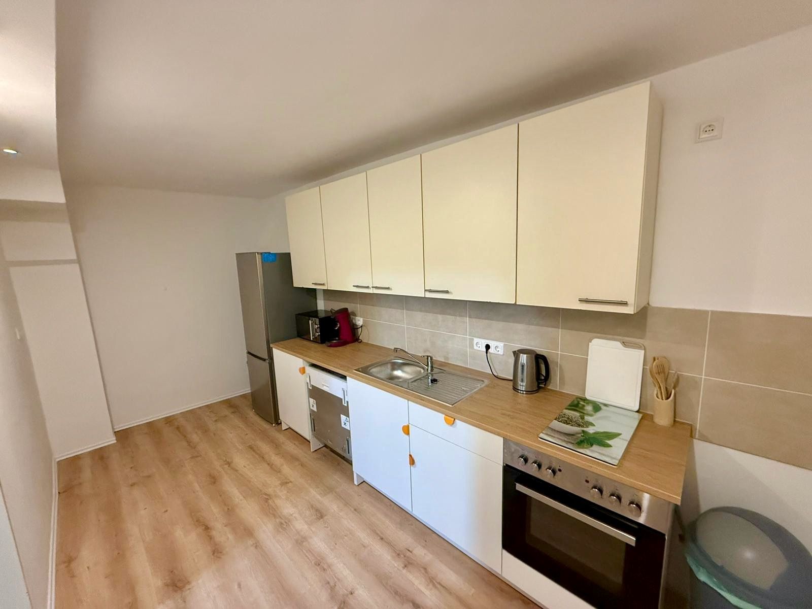  Fully Furnished Detached House With 4 Rooms & Large Kitchen In Mülheim An Der Ruhr  -  Fully furnished detached house with 4 rooms & large kitchen in Mülheim an der Ruhr  - Gallery -  7