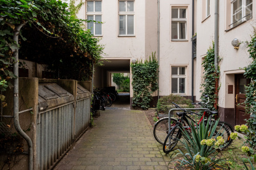 Stylish Urban Retreat with Quiet Balcony in Central Location