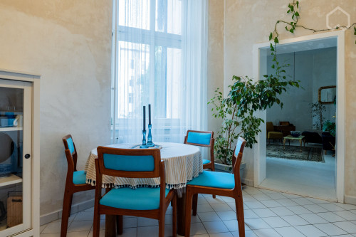 Stylish Urban Retreat with Quiet Balcony in Central Location