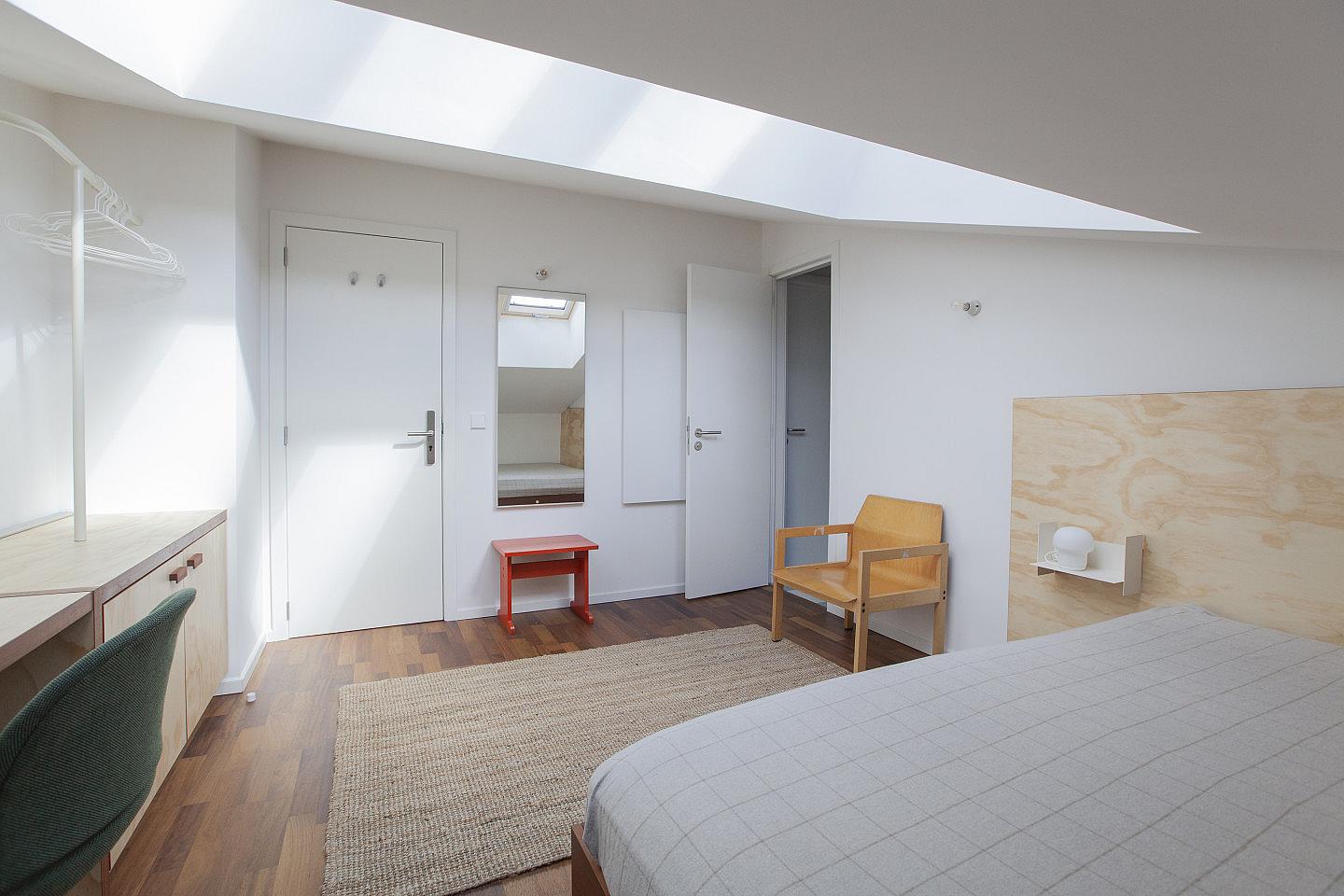 Pocket Room With Shared Bathroom And Toilets - 7