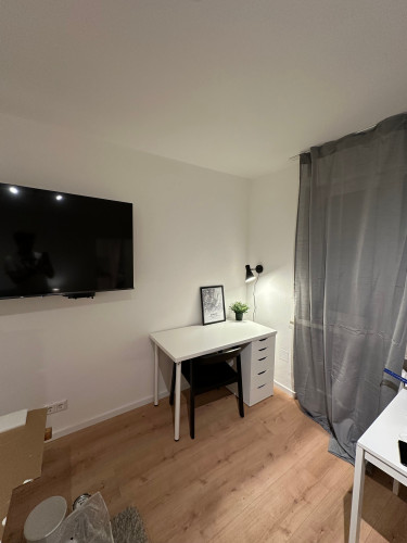 Newly renovated 3 room apartment with balcony,