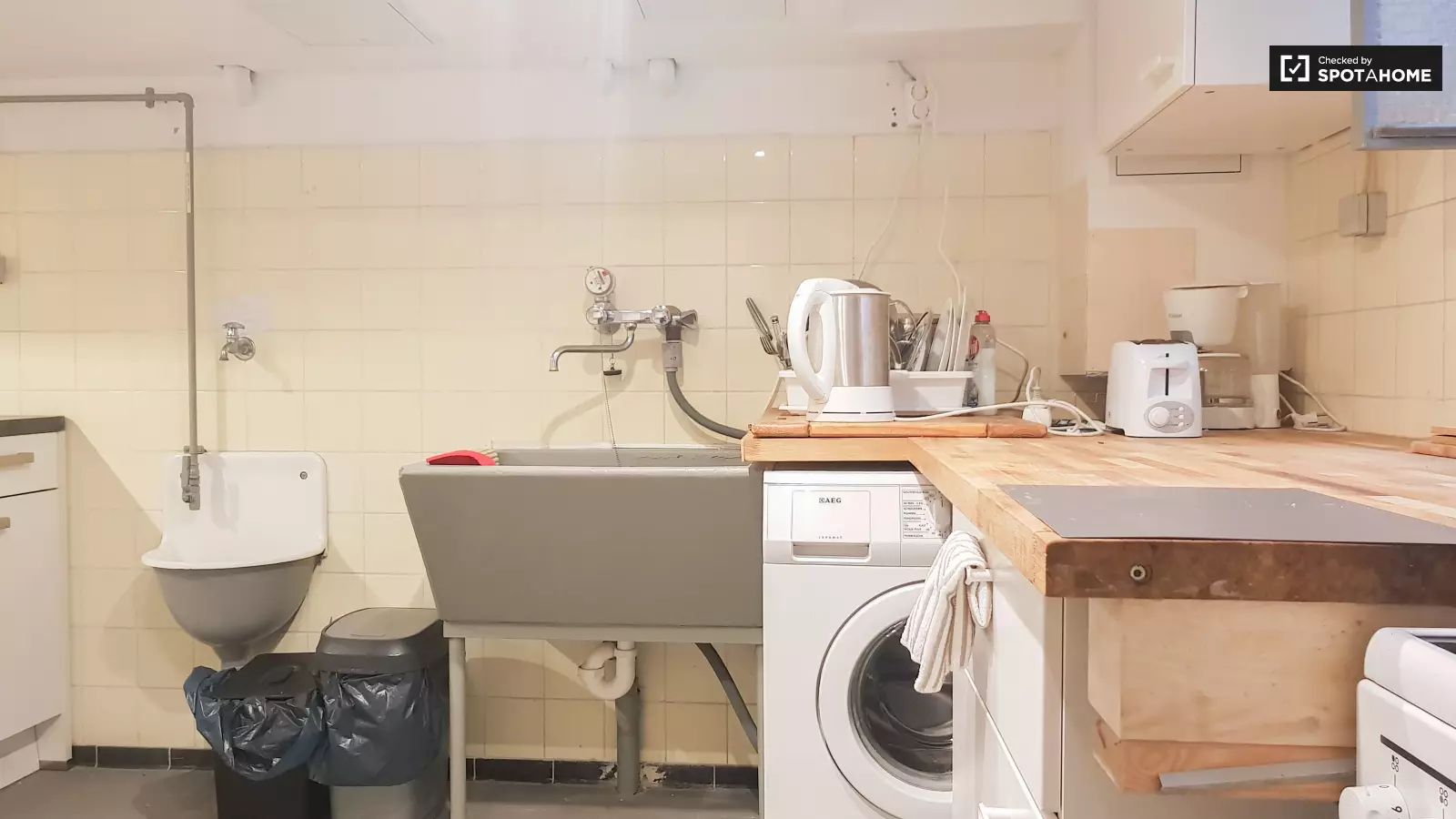  Room In Apartment With 4 Bedrooms  -  Room in apartment with 4 bedrooms in Spandau, Berlin  - Gallery -  10
