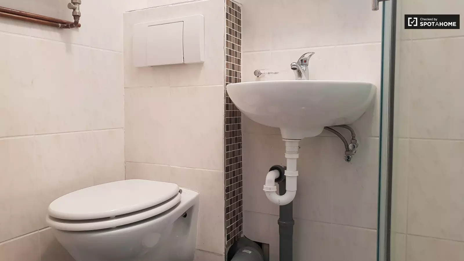  Room In Apartment With 4 Bedrooms  -  Room in apartment with 4 bedrooms in Spandau, Berlin  - Gallery -  13