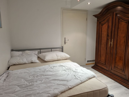 Cologne-Weiden: Cozy 2-Room Apartment w/ Utilities Included – Perfect for Students & Professionals