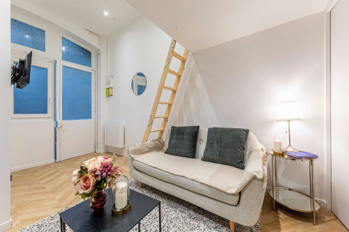 Cozy Parisian Apartment in Trendy 11th Arrondissement with Mezzanine Bedroom and Modern Amenities