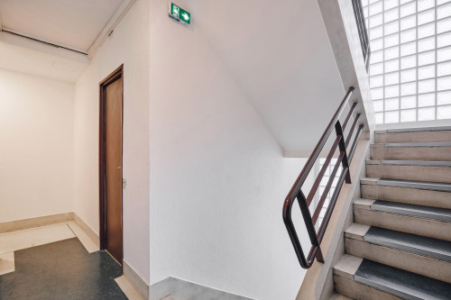 Altin - 1 room in Trocadero